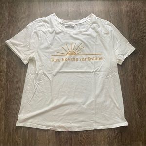 Luca & Grae Sunshine Graphic Tee in Size Small